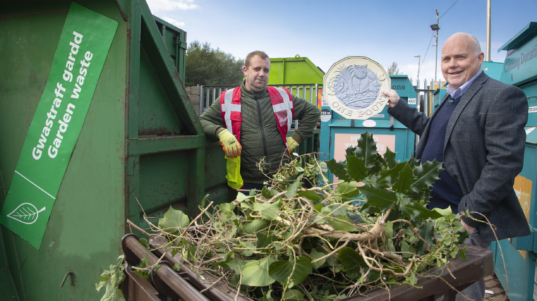 Bryson Recycling  Rewards campaign;  Pictured are Gareth Walsh; General Manager at Bryson Recycling Mochdre and Cllr Geoff Stewart ; Conwy Council.              Picture Mandy Jones